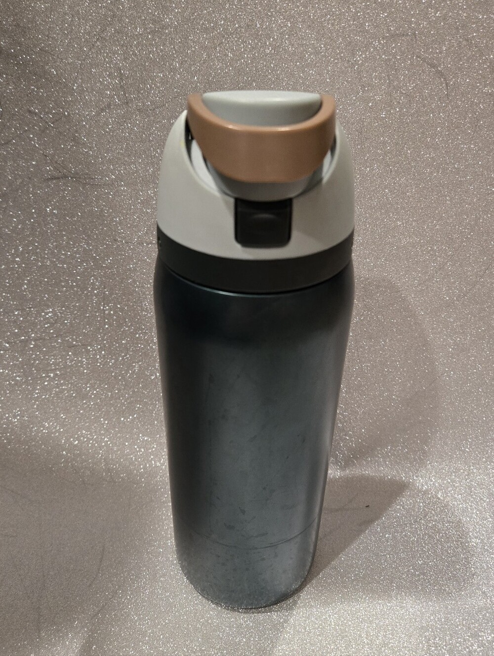 Preowned Owala Limited Edition Wintergreen 32 Oz  FreeSip Tumbler